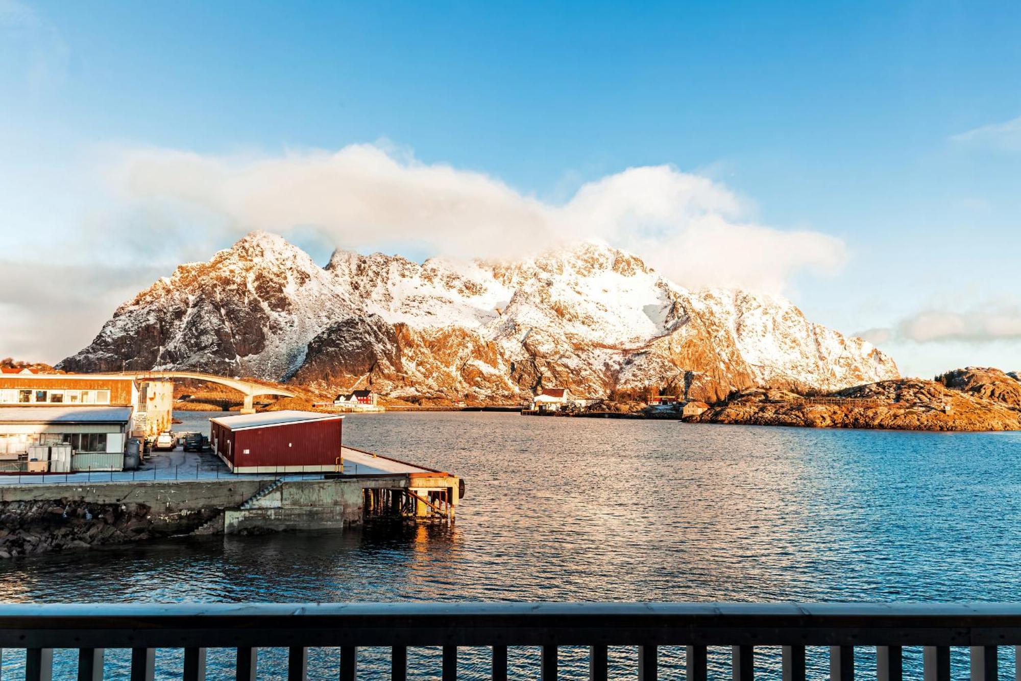Rorbuleilighet 1J Henningsvær Buitenkant foto